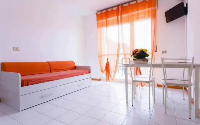 Residence with pool in Luni Mare
