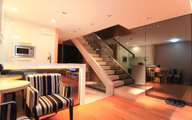 Yicheng Apartment Central Plaza