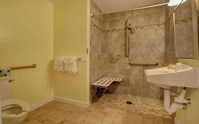 Waves Oceanfront Resort