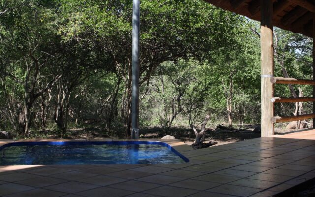 Ama-Zing African Safaris Lodge