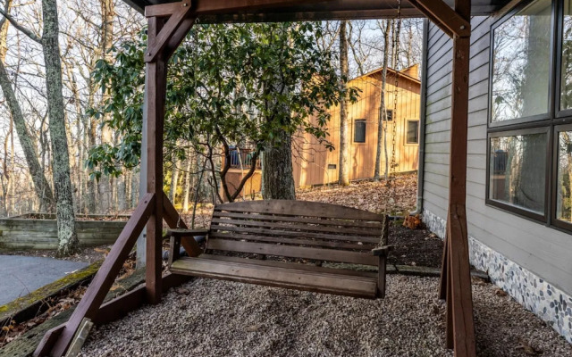 Wintergreen Retreat Jacuzzi Sauna dog Friendly