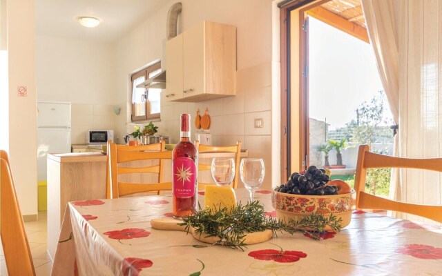 Stunning Home in Liznjan With Wifi and 2 Bedrooms