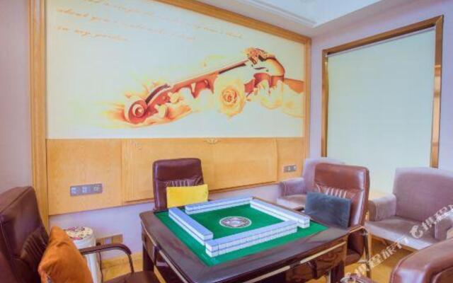 Vienna International Hotel (Ya'an High-speed Railway Station)