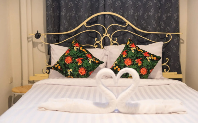 The Neighbors Hostel - Adults Only