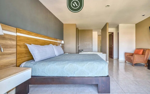 Oceanfron 4 BR Condo - Beach - Wyndham Pool