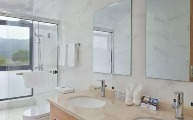 Floral Hotel Xiangfengling Hostel