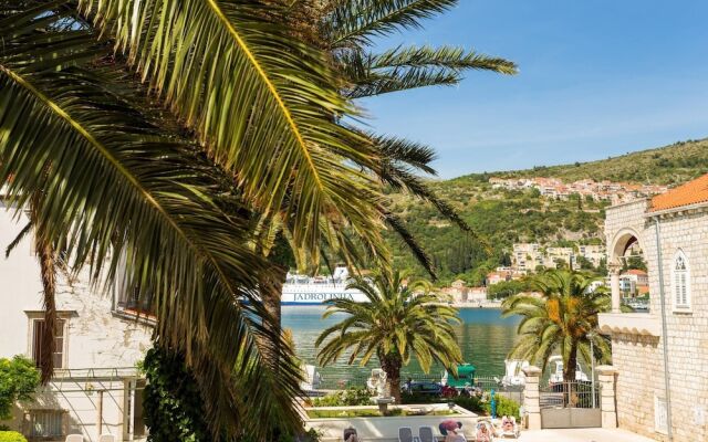 Dvori With Garden, Free Parking Next To Sea