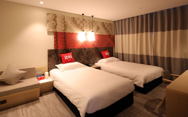 Ibis Shanghai Changshou