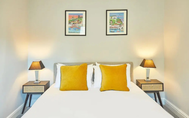 Host Stay Tanqueray House