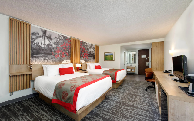 Ramada by Wyndham Santa Barbara - Image 2