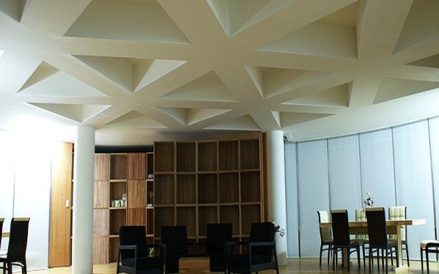 Circle & Arc Guesthouse