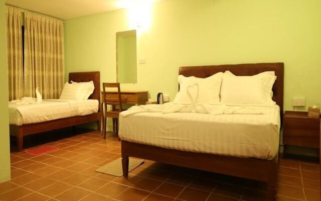 Inn Hundred Moon