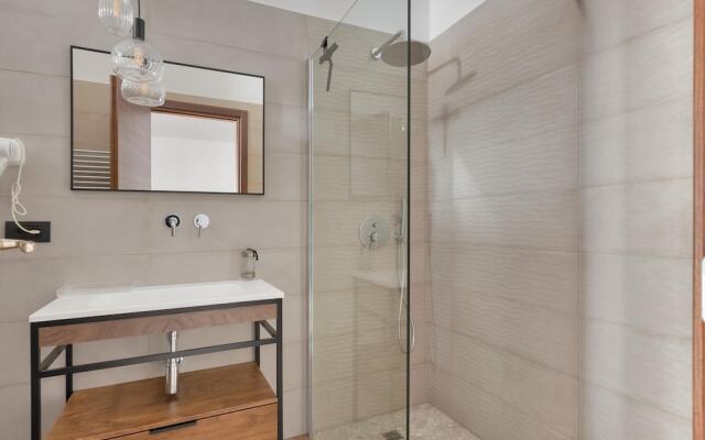 3251 Dellatita Suite by Barbarhouse