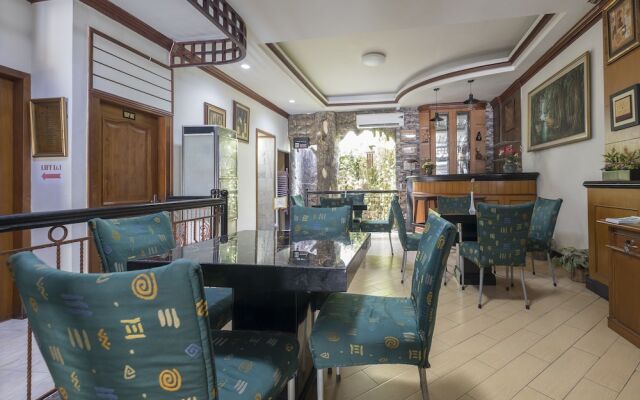 OYO 1090 Hotel Anging Mammiri Makassar