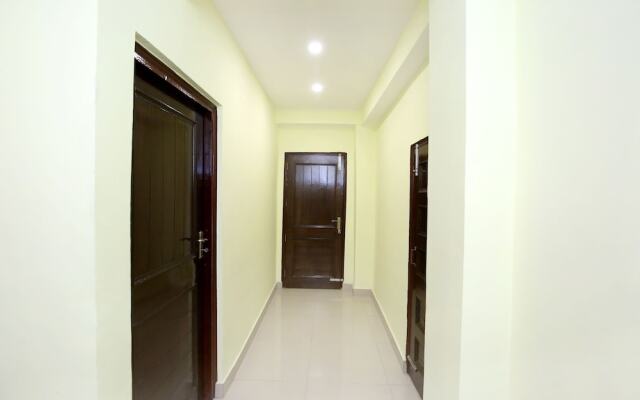 OYO 10407 Home Modern 3BHK Sanjauli Market