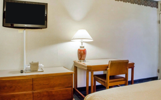 Quality Inn & Suites Burnham