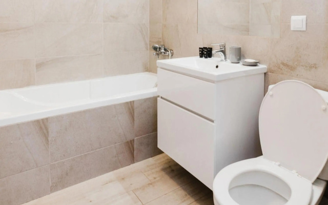 City view apartment with FREE parking