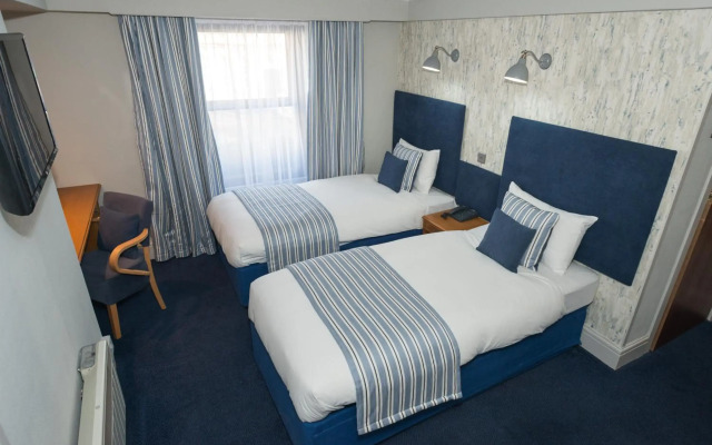 Falcon Hotel