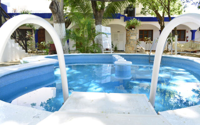 Hotel Maya Azul