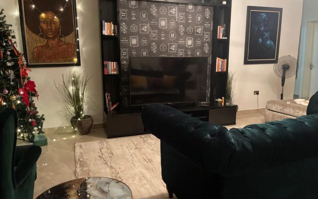 Cozy 3 bedroom flat in serene gated Ikoyi Estate