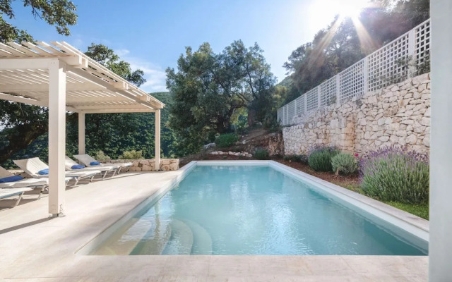 Modern Villa in Vasiliki with Swimming Pool & Hot Tub