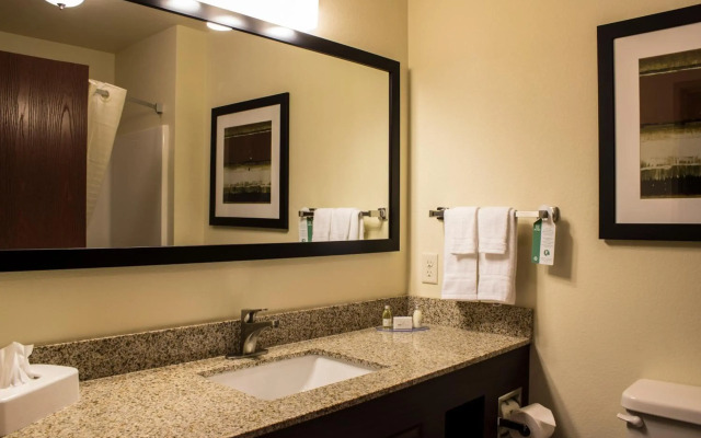 Cobblestone Hotel & Suites – Chippewa Falls