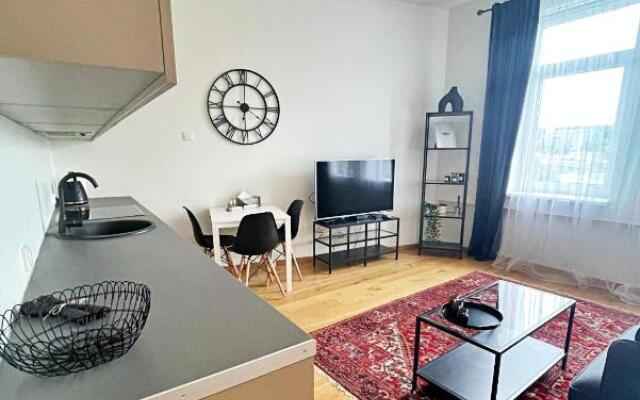 River View 1 BD Old Town Apartment by Hostlovers