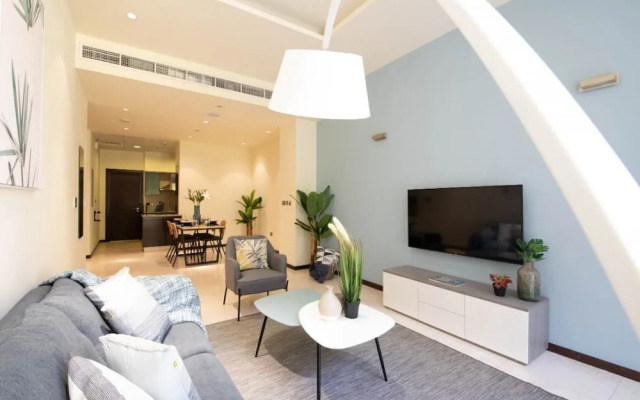 Maison Privee Tiara Diamond