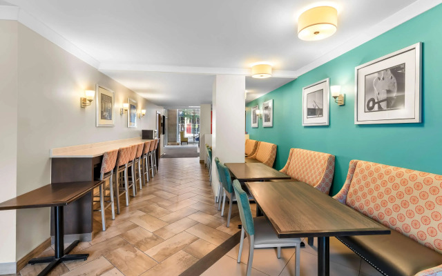 Best Western Plus Hotel Montreal