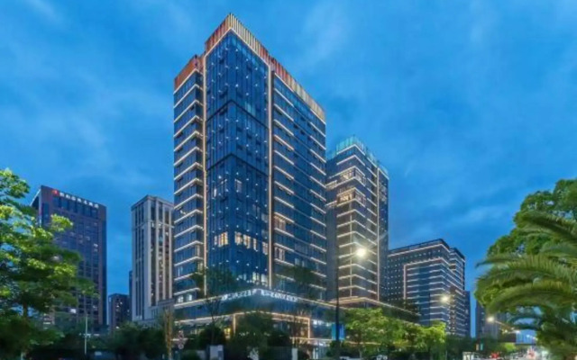 Checkinn Apartment- Poly Zhongda