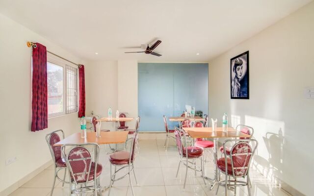 Capital O 19360 Sai Suites Inn