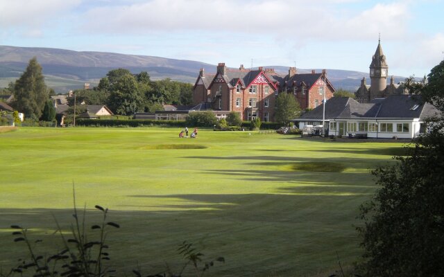 Glenesk Hotel