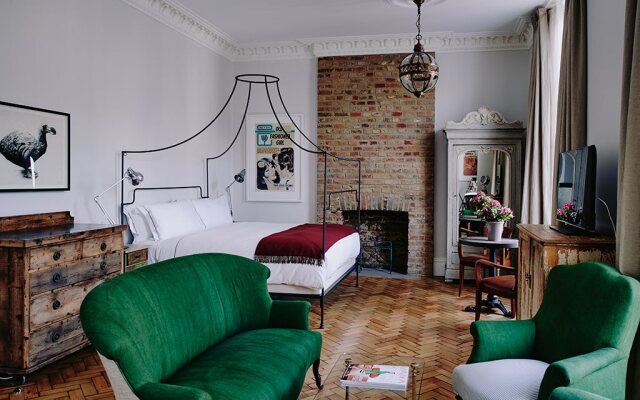 Artist Residence London
