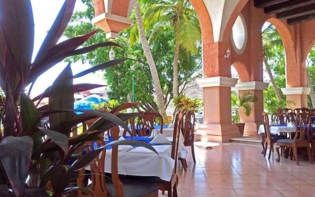 Canadian Resorts Huatulco