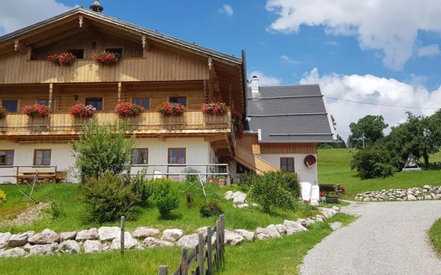Characteristic Apartment in Bernbeuren