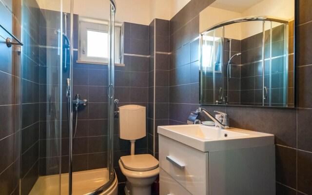 Nice Apartment in Sutivan With Wifi and 2 Bedrooms