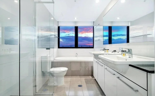 3BRM Broadbeach Skyline Nook
