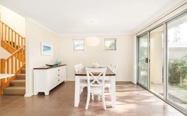 Maggies Beach House - U56 Cape View