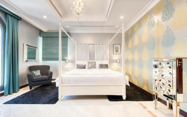 Maison Privee - Glamourous Beachfront Villa on The Palm w/ Pool