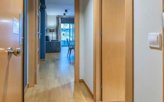 Modern and bright apartment in Eixample 3-1