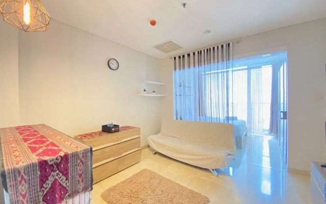 Pleasant 1Br Deluxe at Dago Suites Apartment Near Itb