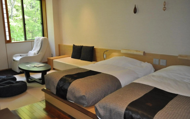 Niseko Konbu Onsen Tsuruga Besso Moku No Sho