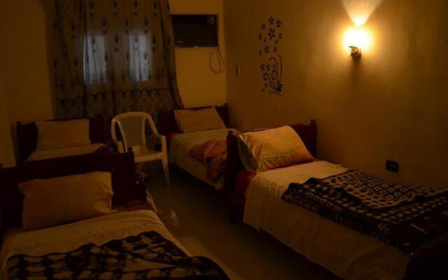 New Everest Hotel