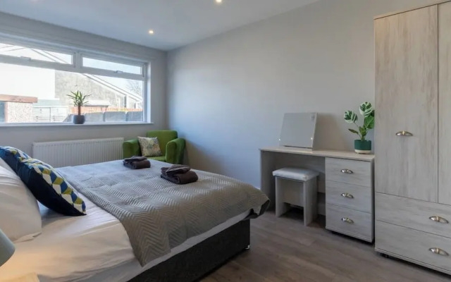 Altham Place-fully Refurbished 2-bath Bungalow