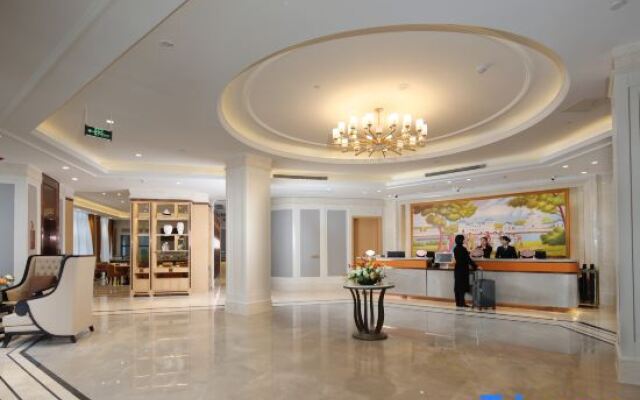 Vienna Hotel (Kaizhou Hanfeng Lake)