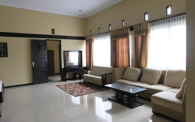 Aldeoz Ciater Cikole Villa Subang