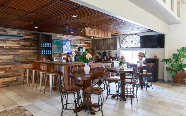 Aarchway Inn