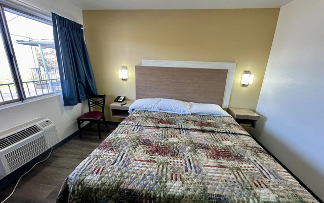 Royal Inn Charlotte Airport Hotel