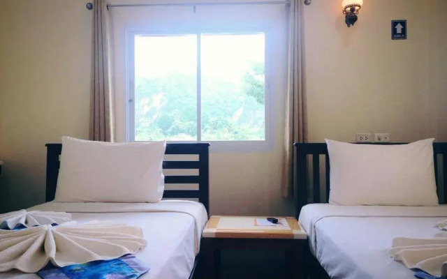 Naris Phuview Resort