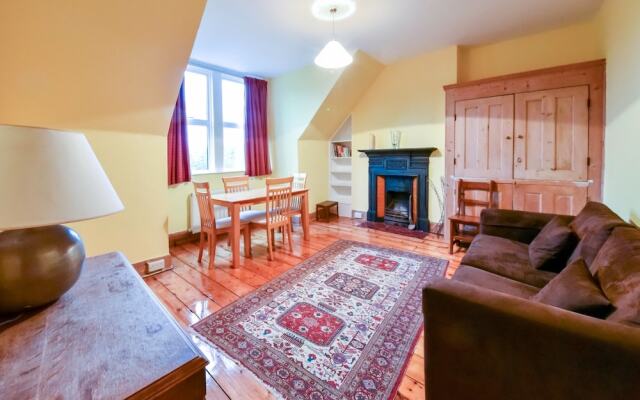 2 Bedroom Top Floor Flat Near Willesden Green